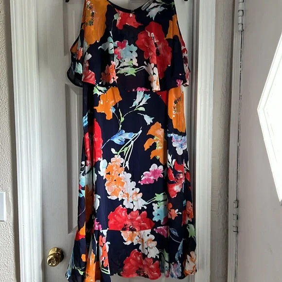 Signature Collection floral dress - Picture 4 of 15